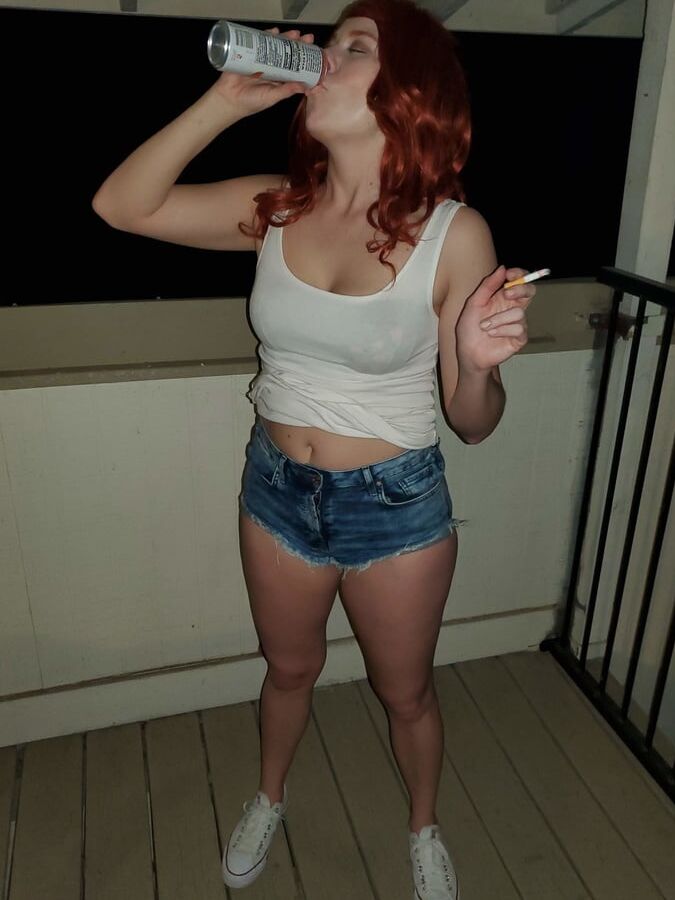White Trash Trailer Park Whore In Short Shorts Gets Dirty