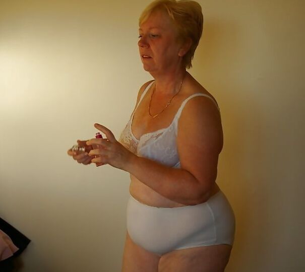 Oooh that tummy bulge
