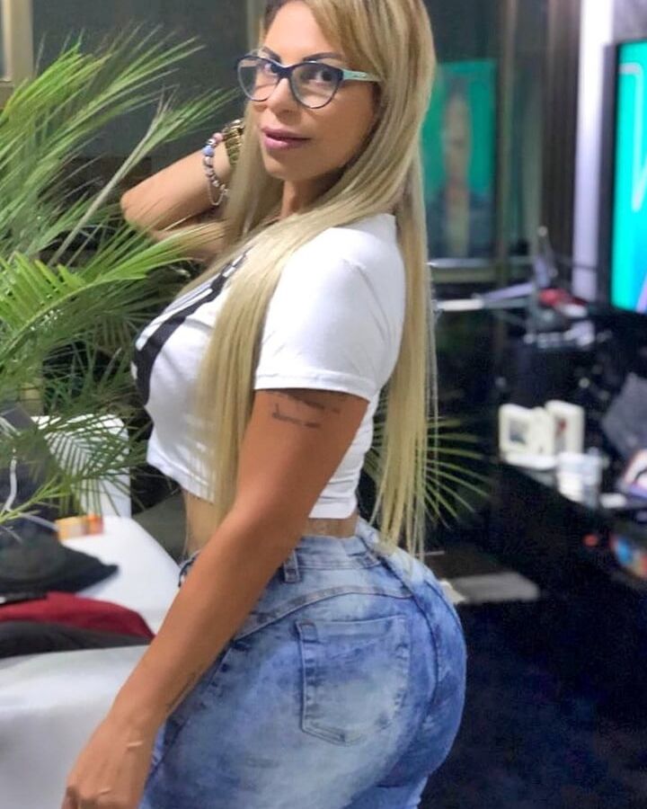 PUTA DO INSTAGRAM: Nanda Vieira
