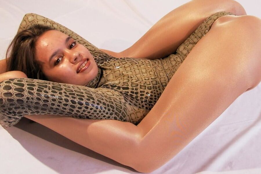 Gorgeous babes in pantyhose
