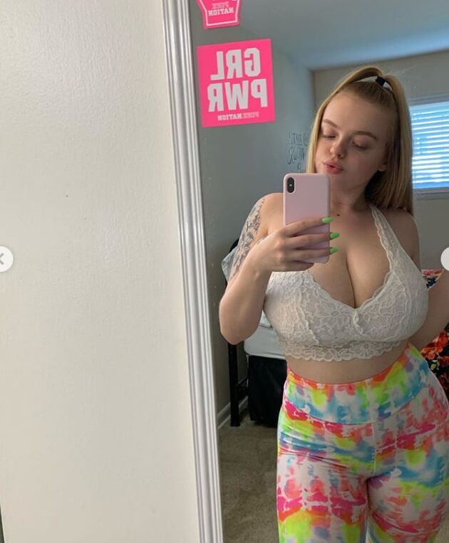 Huge boobs slut Taylor