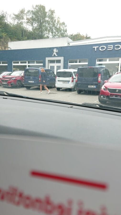 PEUGEOT DEALER :-)