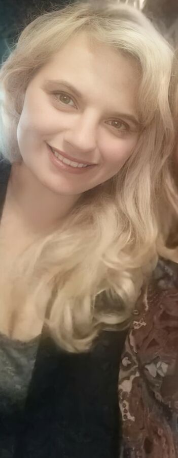Tia ballard (gorgeous blonde voice actress)
