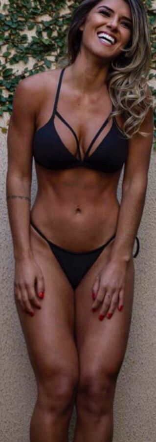 VITORIA GOMES