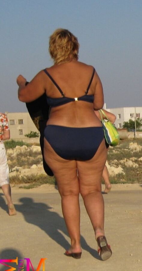 BBW Blondes in bikini (Beach Voyeur)
