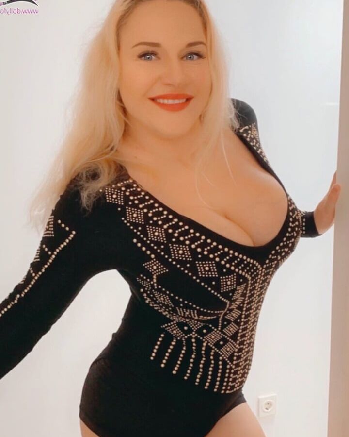 Blonde Bimbo Dolly Fox