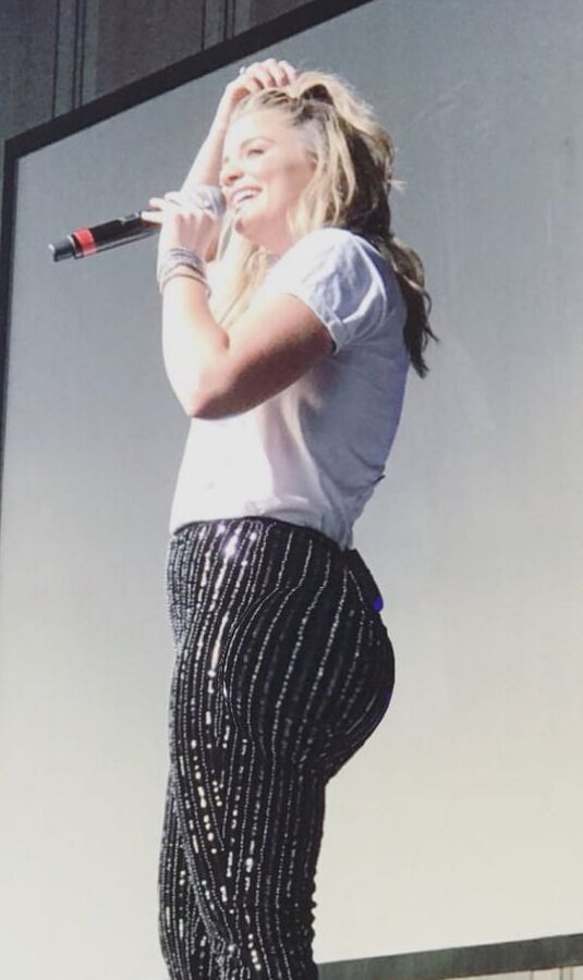 Lauren Alaina &amp; her big fat ass!