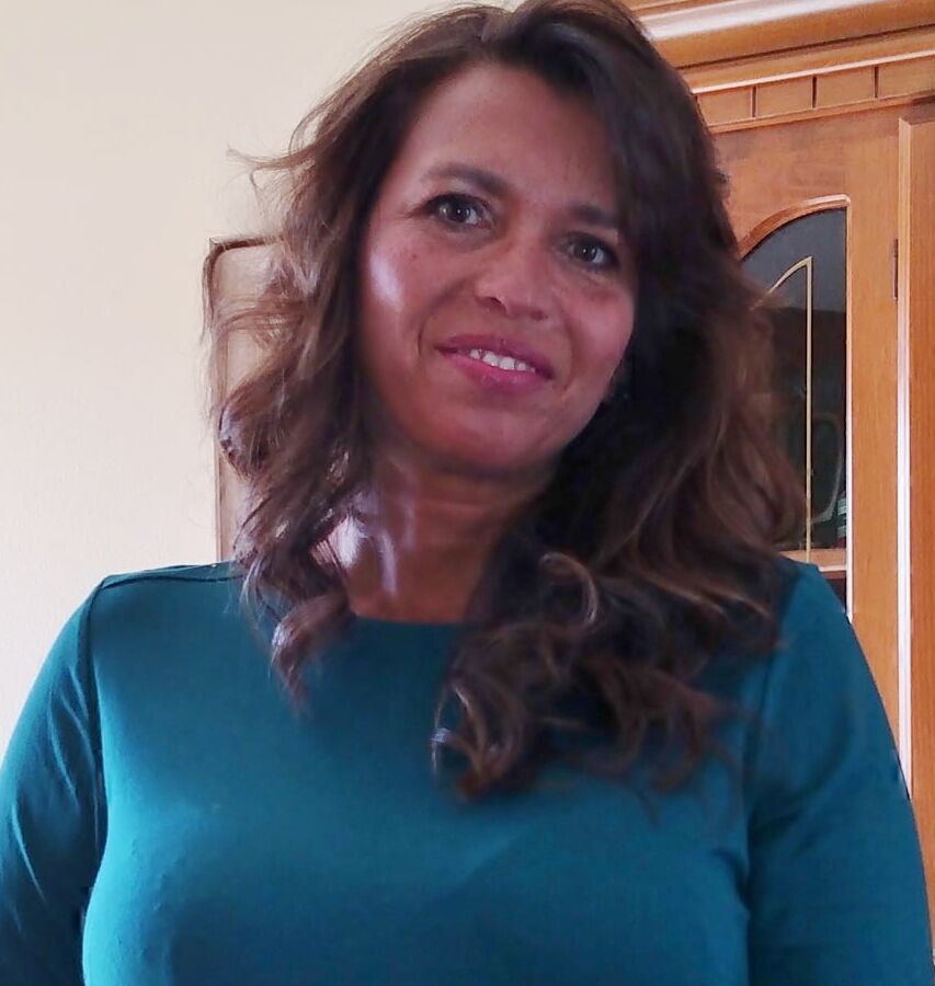 Backyard wife exposed