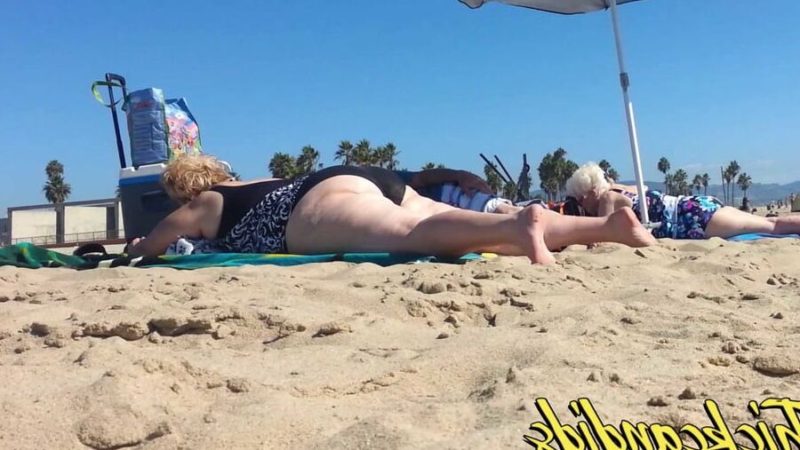 Ultimate BBW GRANNY with huge ass and thighs!! Part.