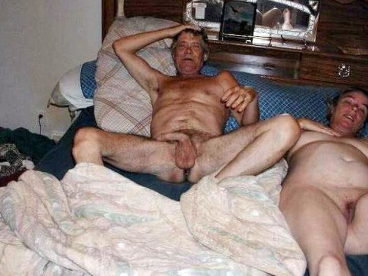 NAKED COUPLES