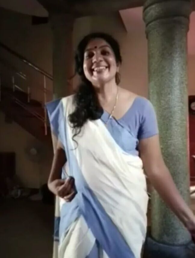 Kozhikode mallu latha auntiyude kallavedi