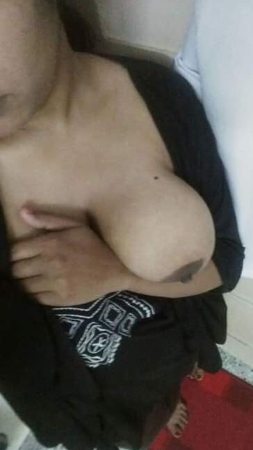 Sri Lankan big boobs doctor