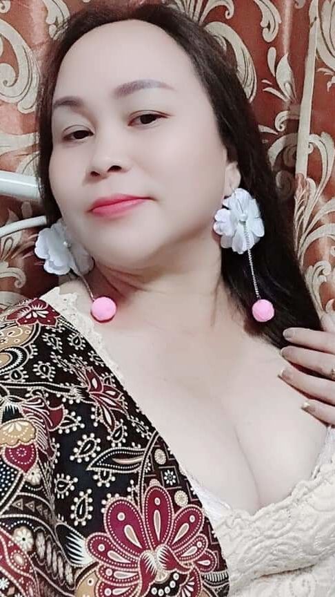 Janda, tetek besar, rumah Thai