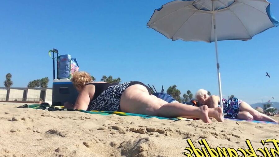 Ultimate BBW GRANNY with huge ass and thighs!! Part.