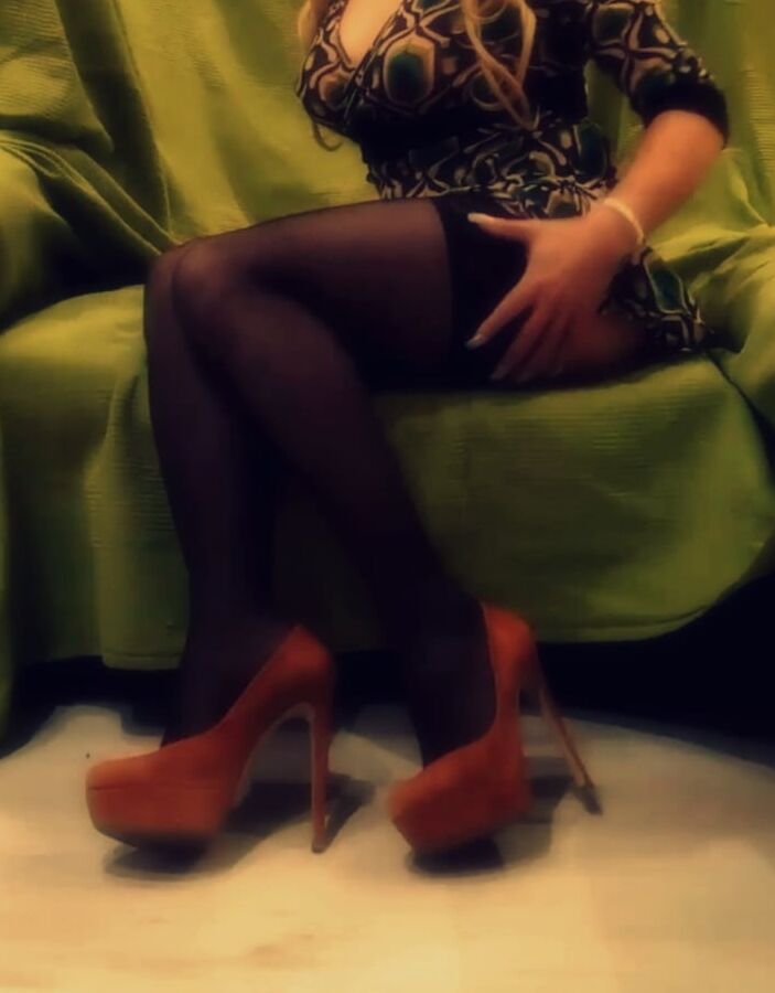 Tight-fitting mini sexy dress))
