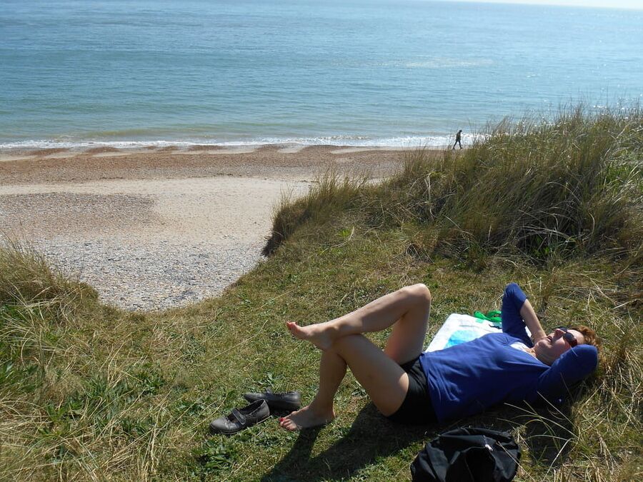 I love girls by the sea