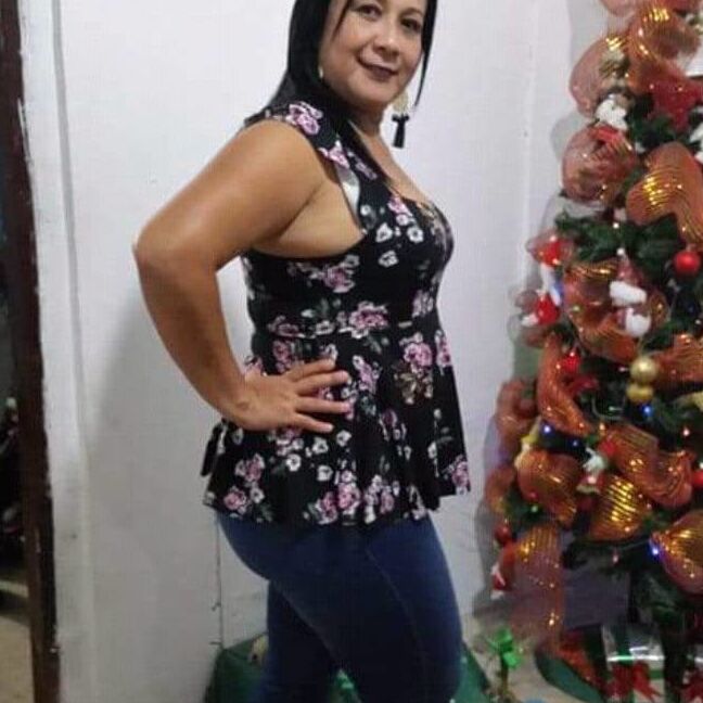 daniela lujan hermanas culonas ass bbw