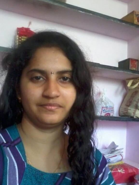 Janani ,Nude Tamil desi indian wife