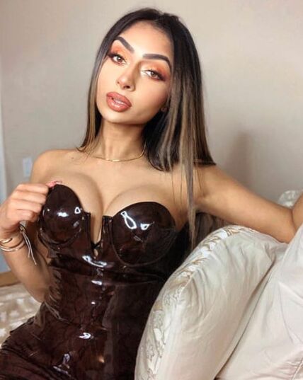 Big tits Indian sikh slut with blow job lips