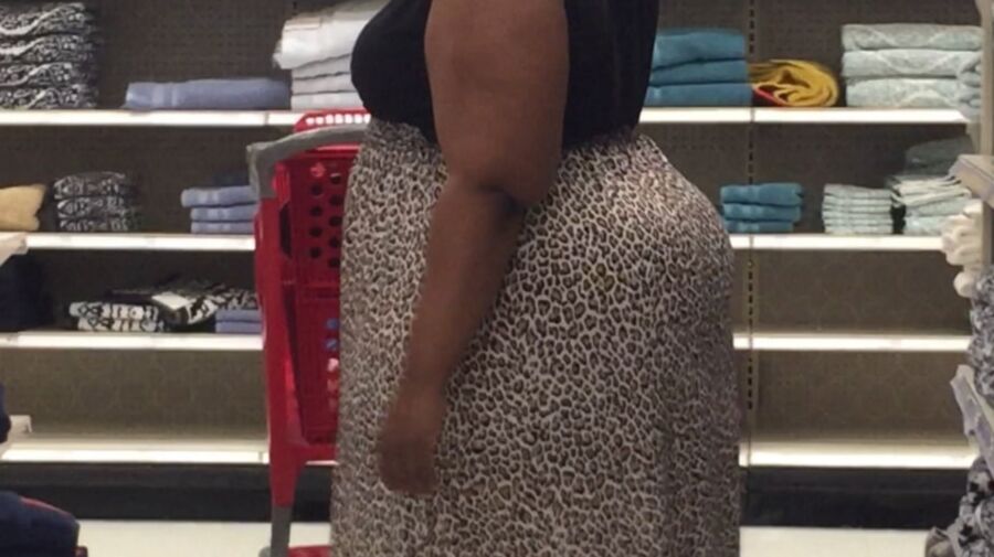 UNREALISTIC SSBBW MILF