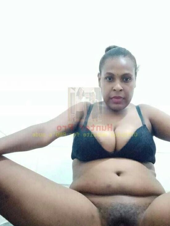 PNG chubby mama