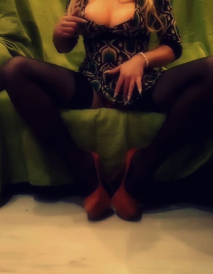 Tight-fitting mini sexy dress))