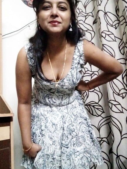 Sangeetha desi Aunty