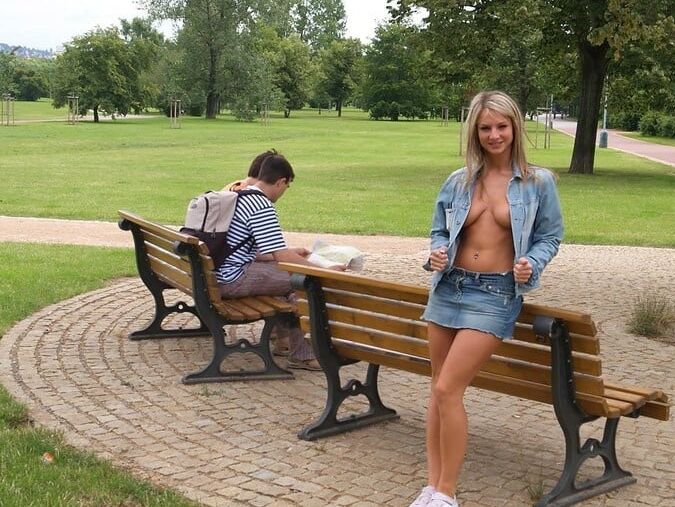 horny bench girls