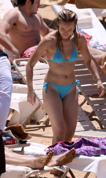 Kristen Bell cute woman.