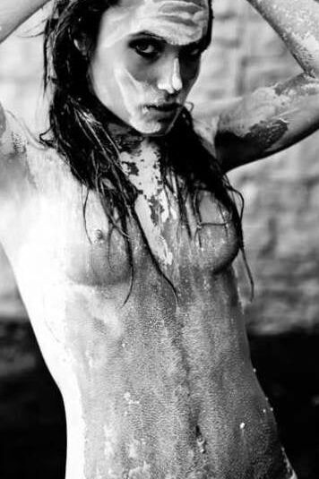 Capucine anav hot