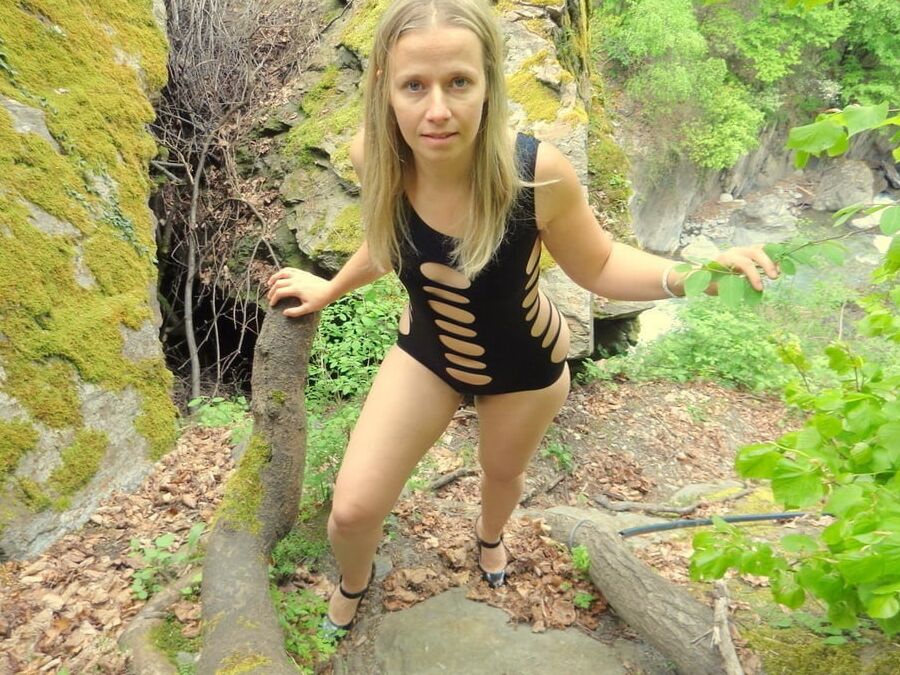 Blonde hot