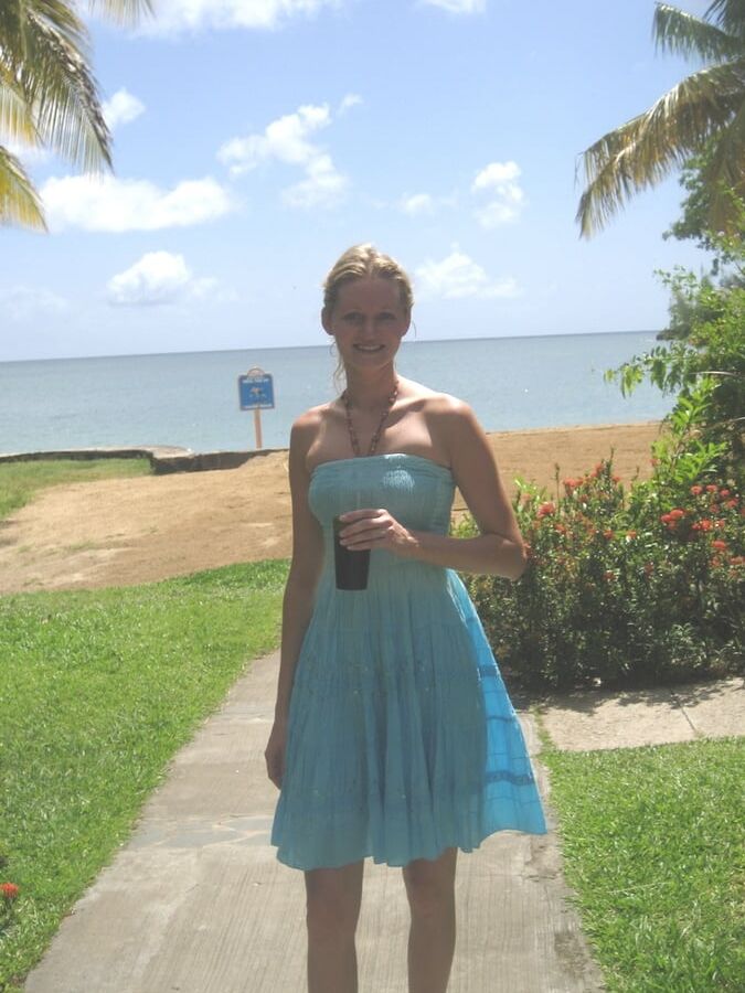 Hot blonde gf enjoying vacation