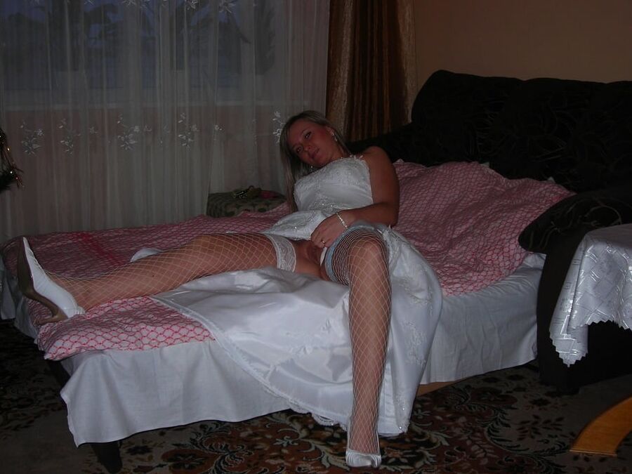 BLOND WIFE BRIDE
