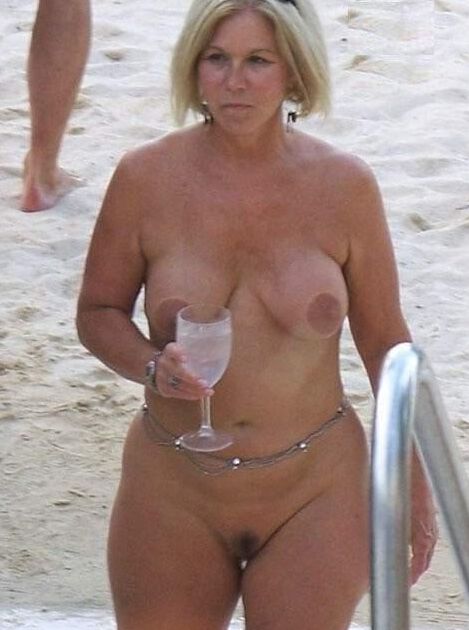 Webslut outdoors - Nudist whore beach