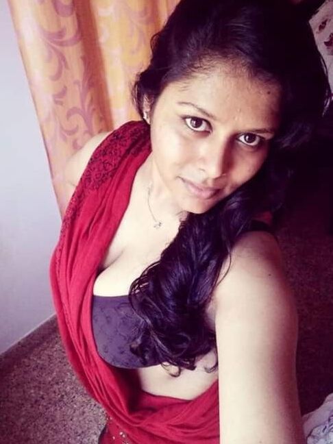 Sri Lankan big boobs doctor