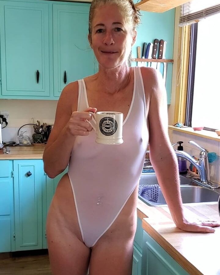 SEXY FIT MATURE