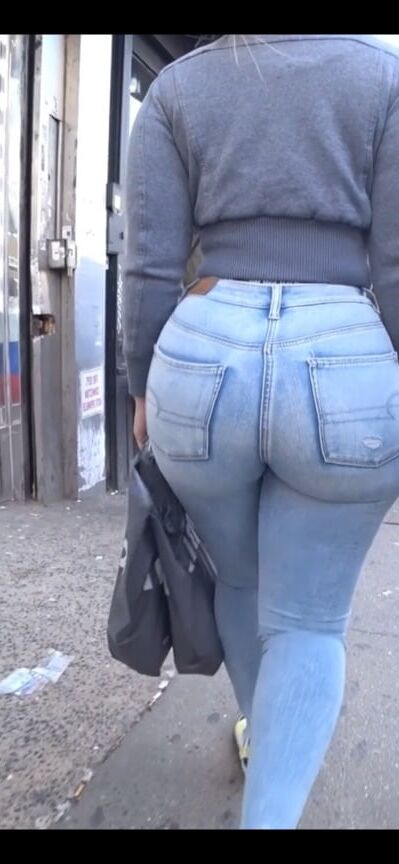 Small waist Dominican booty