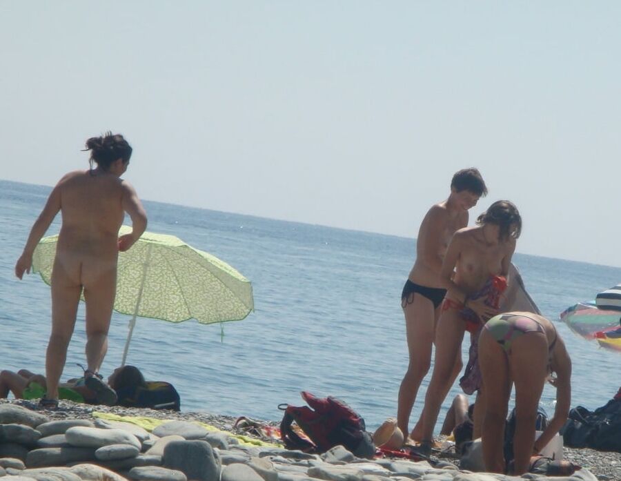 Chubby Slut Gets Naked Among Friends on Public OON CFNF