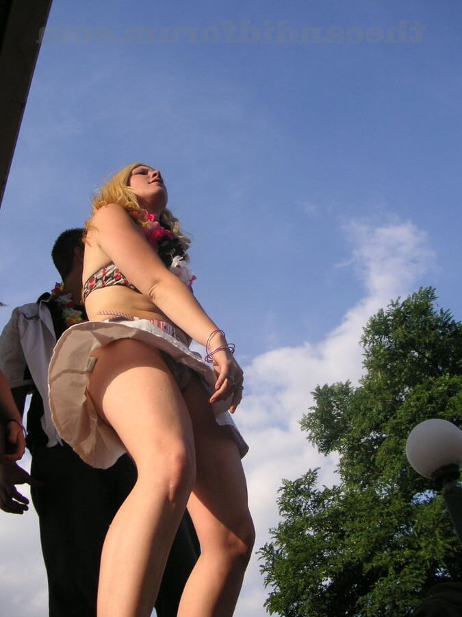 upskirt e panties