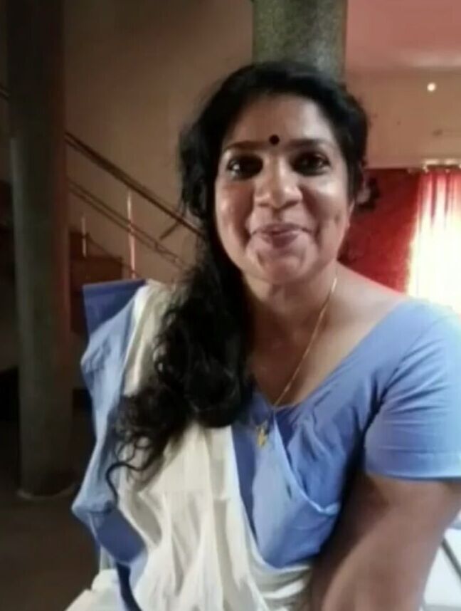 Kozhikode mallu latha auntiyude kallavedi