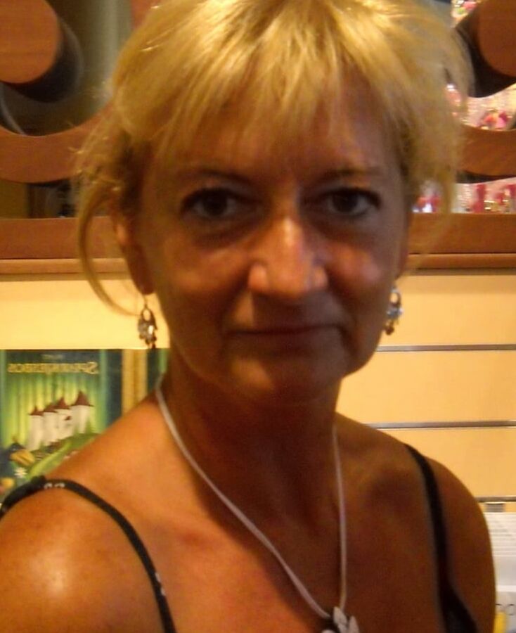 Exposed Hot slutty milf