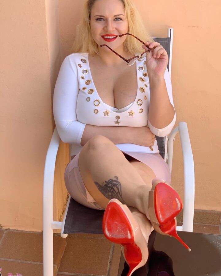 Blonde Bimbo Dolly Fox