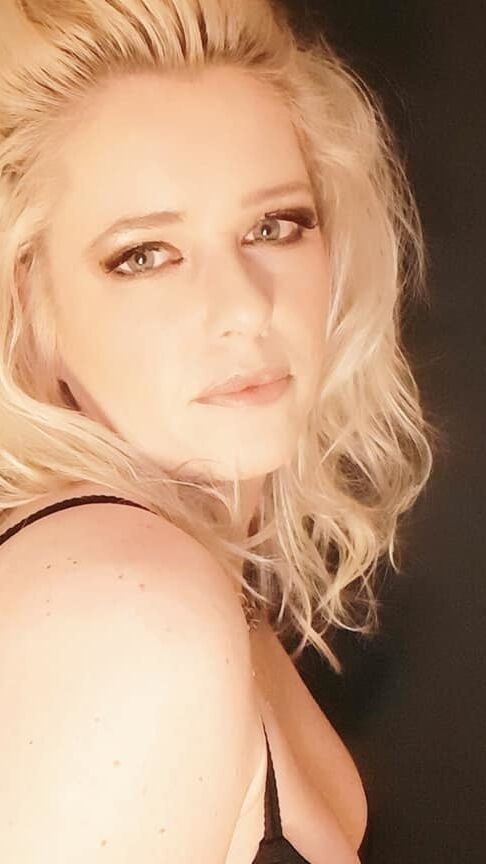 New portraits Licky Velvet