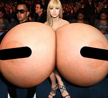 mulheres famosas com seios grandes