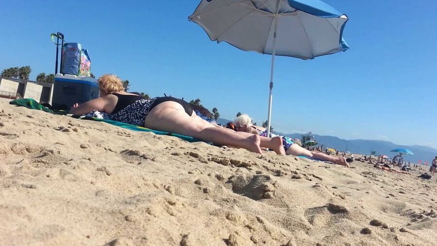 Ultimate BBW GRANNY with huge ass and thighs!! Part.