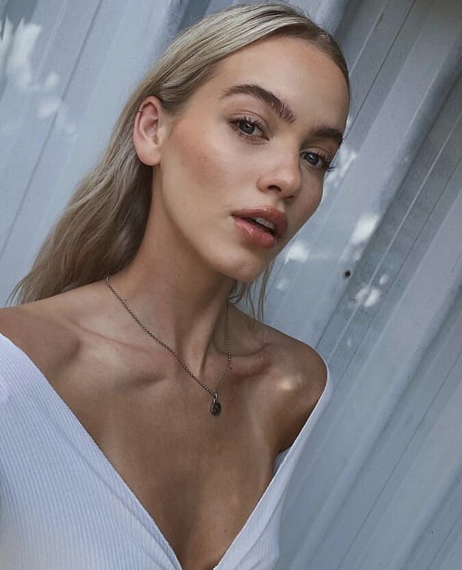 Premium Braless Babes