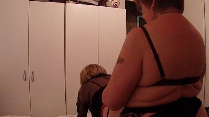 mistress juliette and her dildo belt
