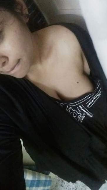 Sri Lankan big boobs doctor