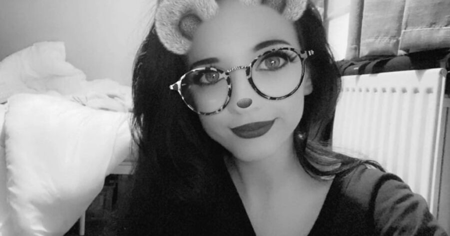 Phoenix_Emma wants to be a popular webslut