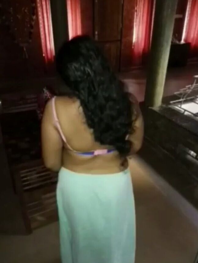 Kozhikode mallu latha auntiyude kallavedi